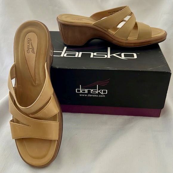 Dansko~Sandals / Like New - Picture 2 of 16